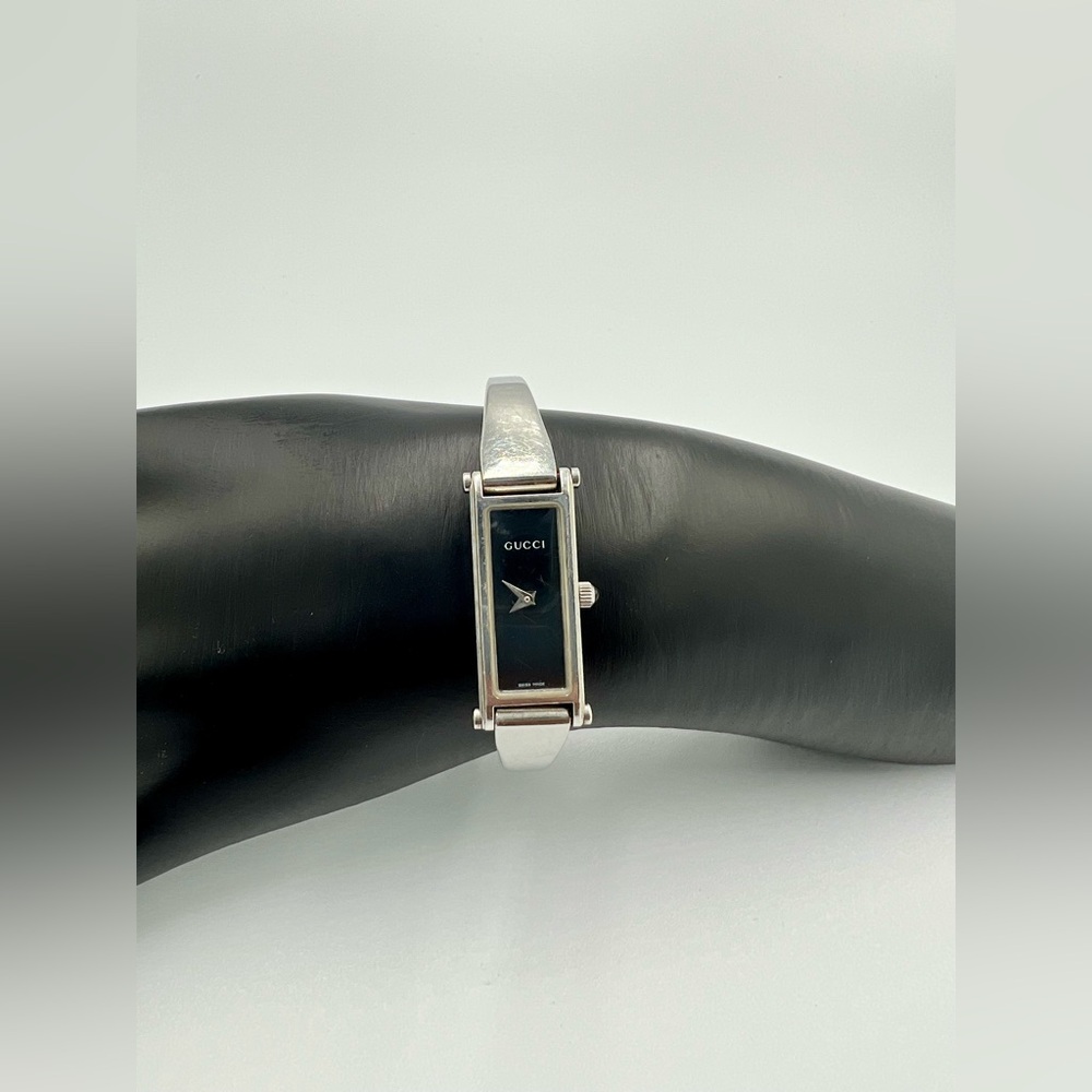 Gucci 1500L Quartz Silver Bangle Watch